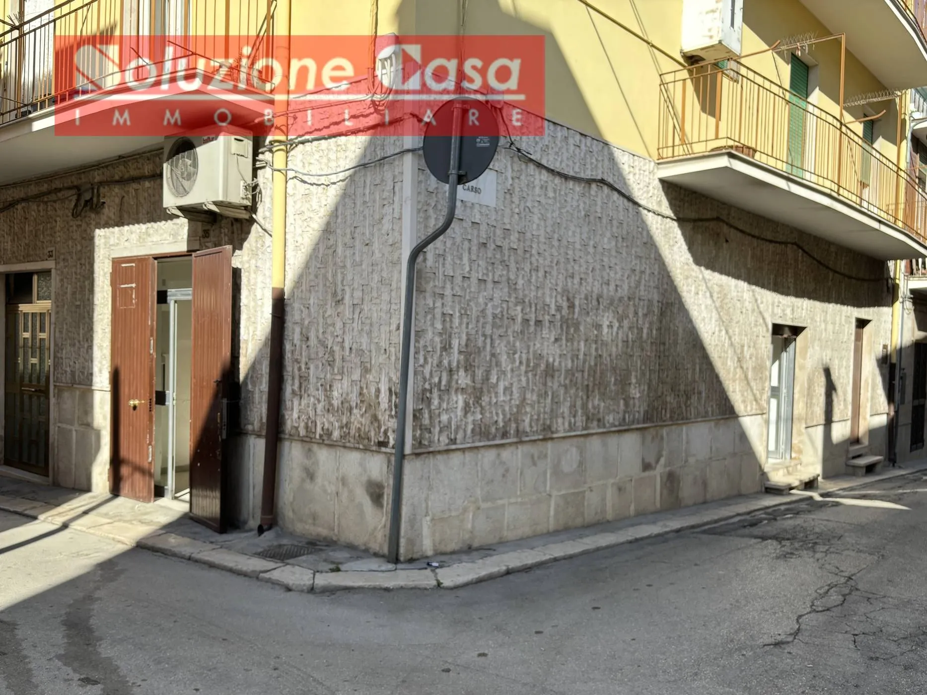 Immagine per Locale Commerciale in vendita a Canosa di Puglia via Montescupolo