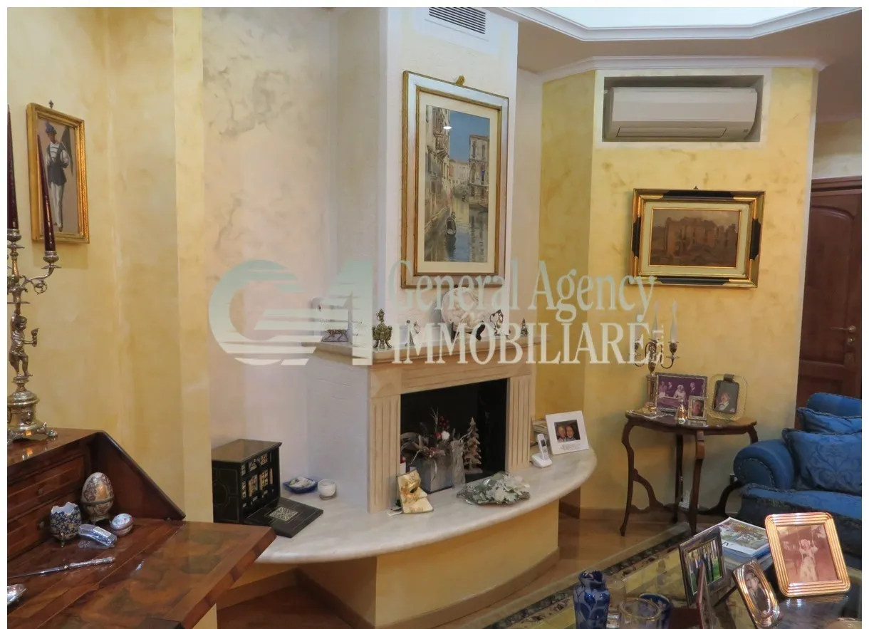 Immagine per Villa in vendita a Roma via Marilyn Monroe