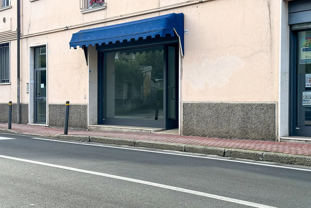 Immagine per Locale commerciale in affitto a Brescia via San Zeno 32