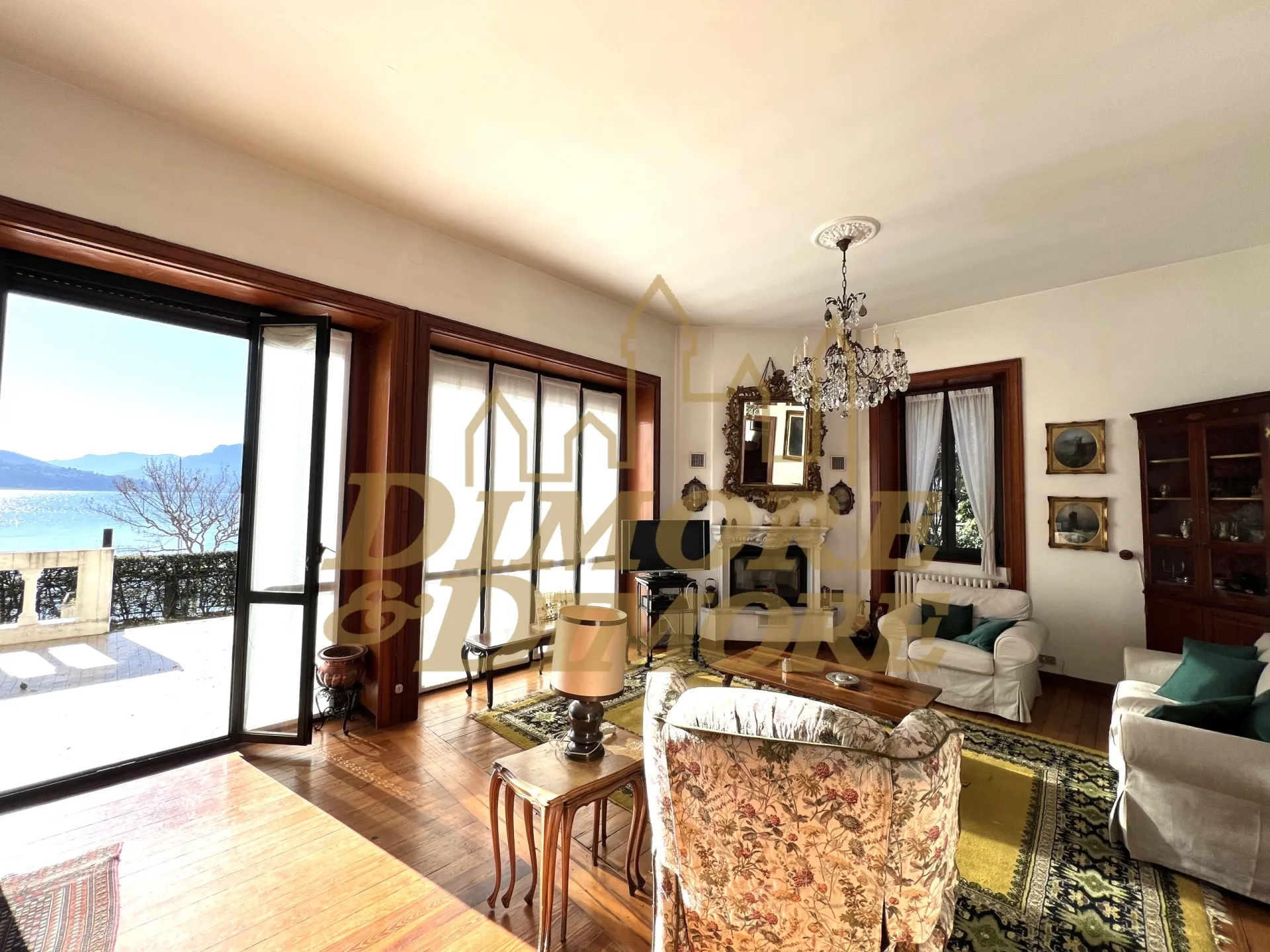 Immagine per Villa in vendita a Maccagno con Pino e Veddasca viale Garibaldi 68