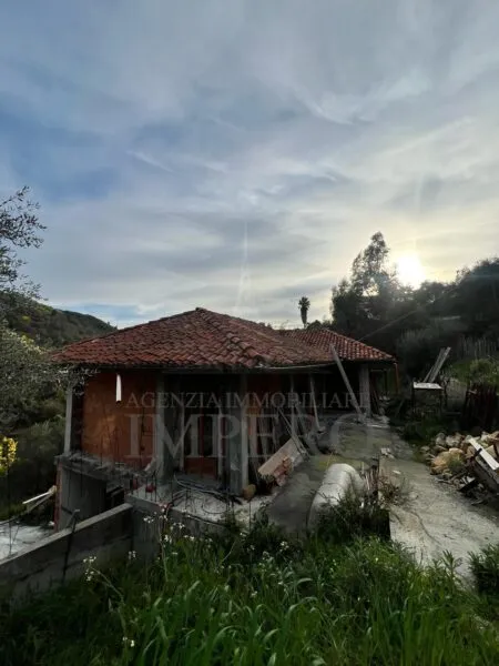 Villa Trifamiliare strada Gardiora, Bordighera