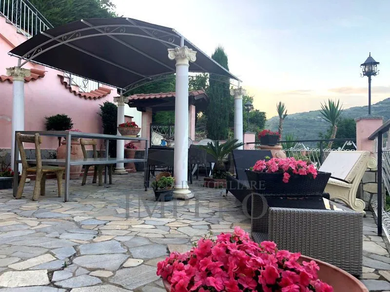 Immagine per Villa bifamiliare in vendita a Ventimiglia via Gallardi 122