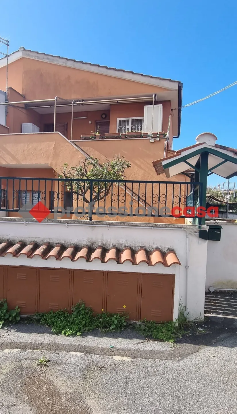 Immagine per casa in vendita a Pomezia via Argonauti 5