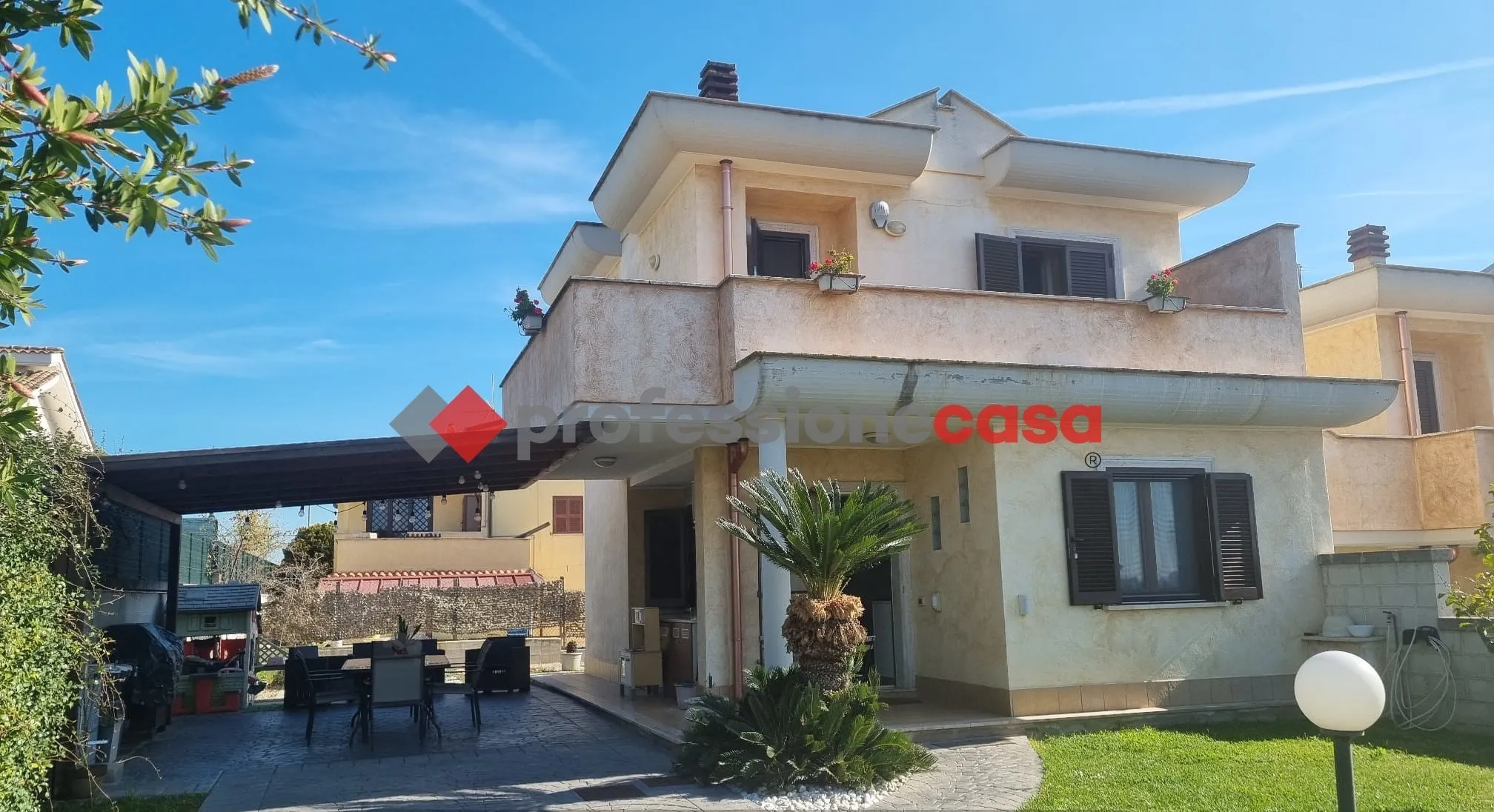 Immagine per Villa trifamiliare in vendita a Pomezia via Del Gelsomino 4