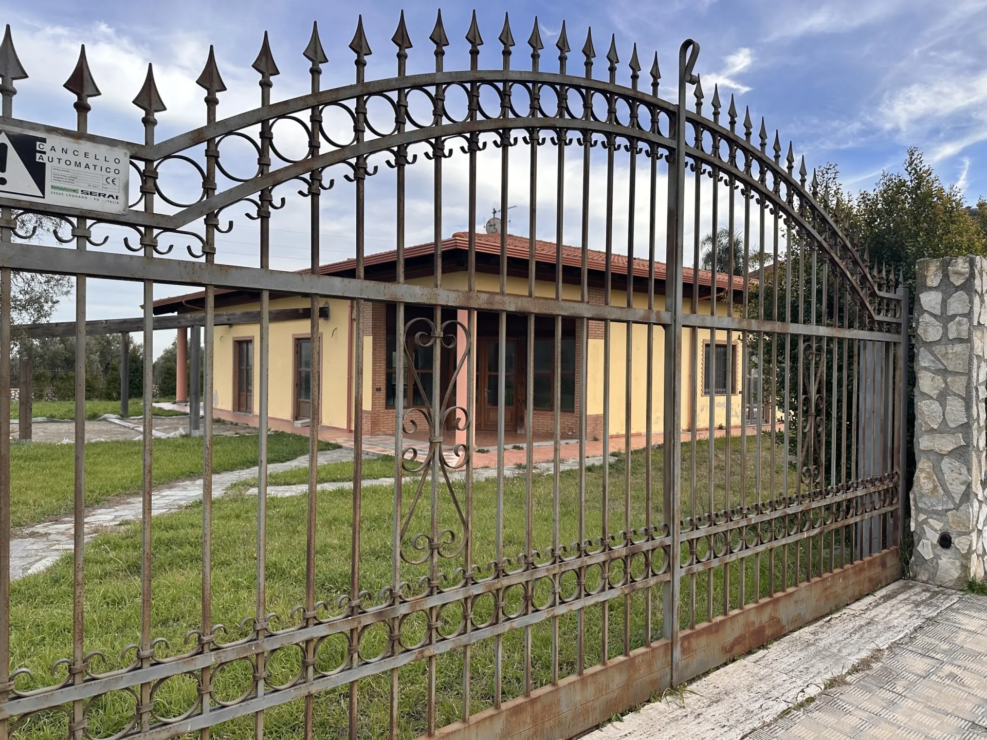 Immagine per Palazzo - Stabile in vendita a Catanzaro via Giangurgolo 7