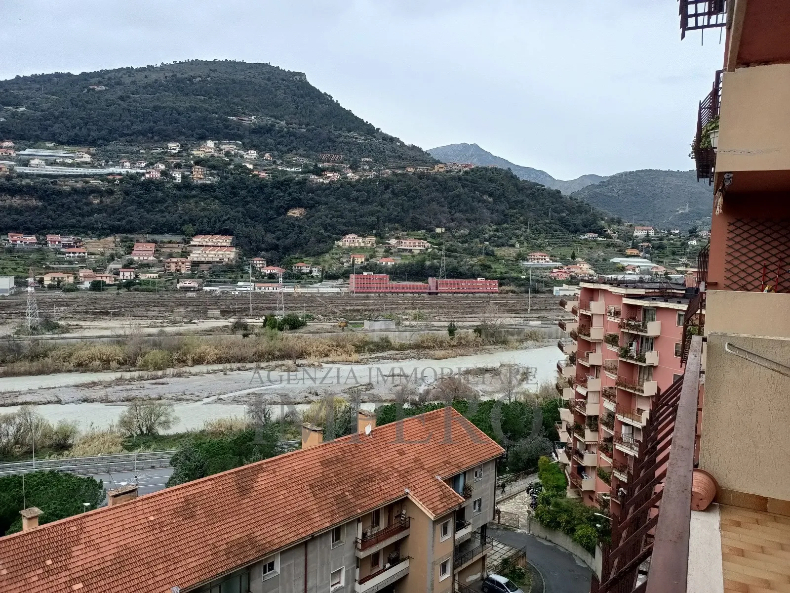 Immagine per Appartamento in vendita a Ventimiglia via Caduti Del Lavoro 3