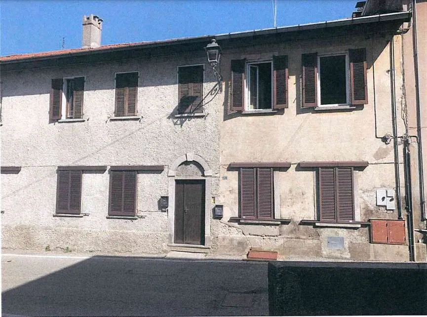 Immagine per Appartamento in asta a Bregano via Mazzini 530