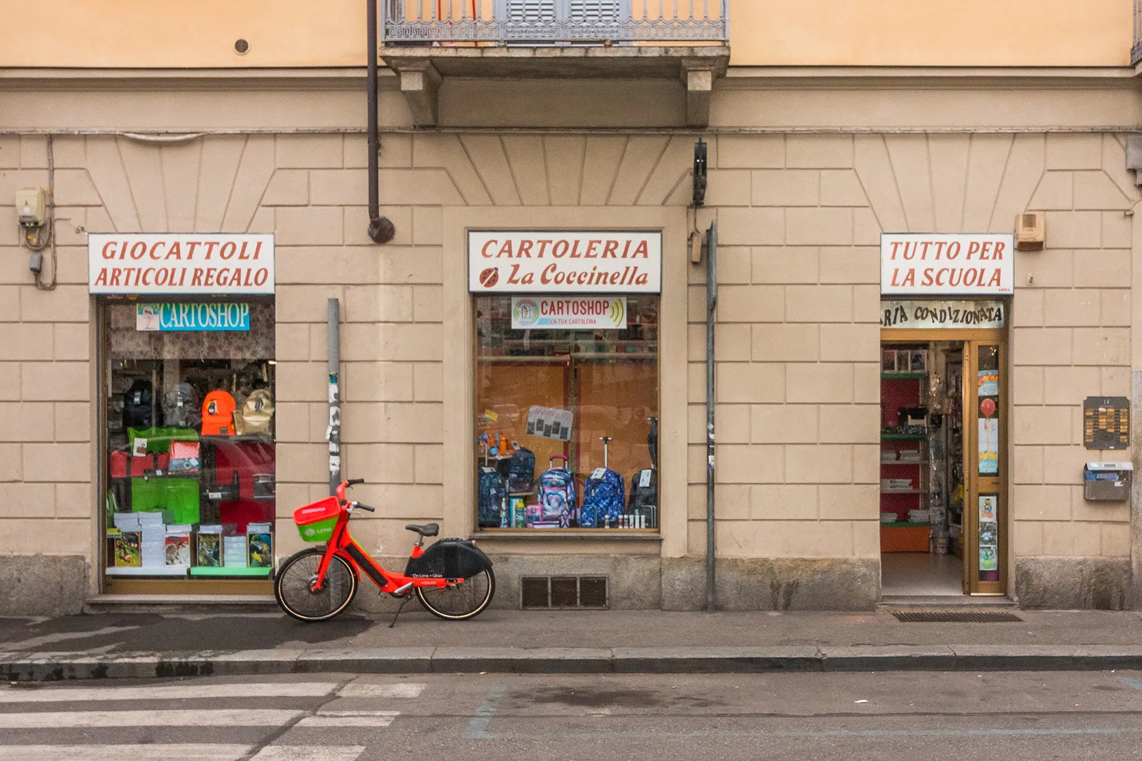 Immagine per Locale commerciale in vendita a Torino via Gaspare Saccarelli 14