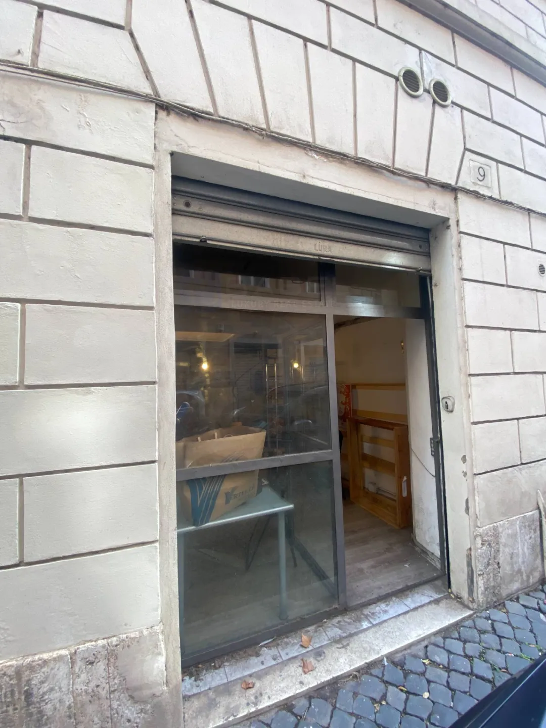 Immagine per Locale Commerciale in vendita a Roma Via Leccosa