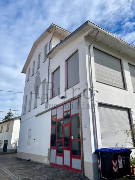 Capannone strada Del Borgo Reno 73, Tizzano Val Parma