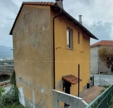 Immagine per Villa in asta a Busalla via Carlo Navone 3