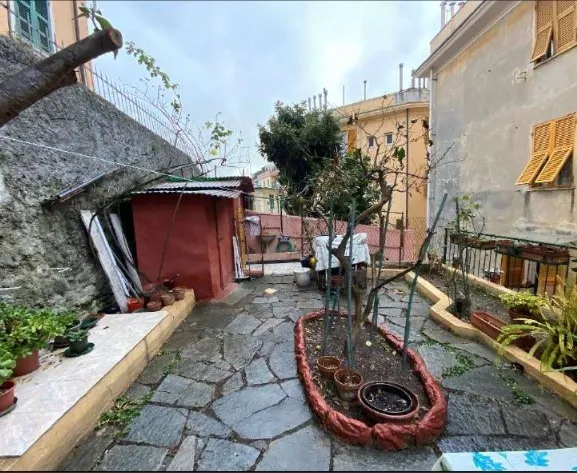 Immagine per Appartamento in asta a Genova via Delle Rovare 30