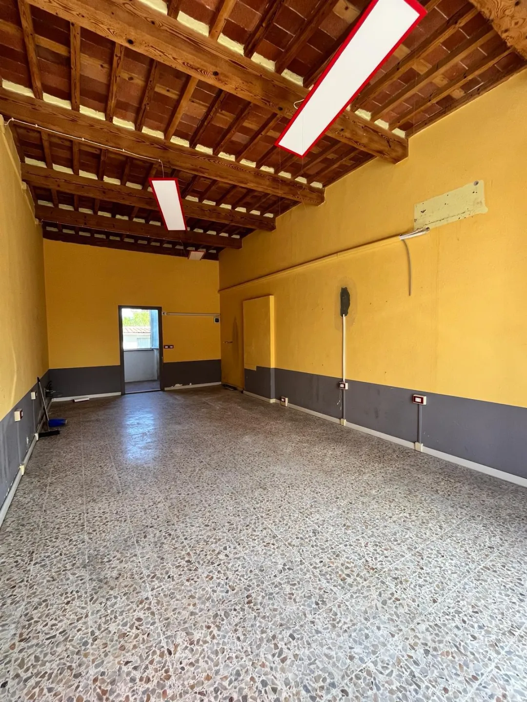 Immagine per Locale commerciale in affitto a Lucca
