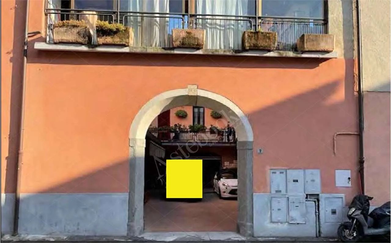 Immagine per Appartamento in asta a Oggiono via Largo Piazzola 2