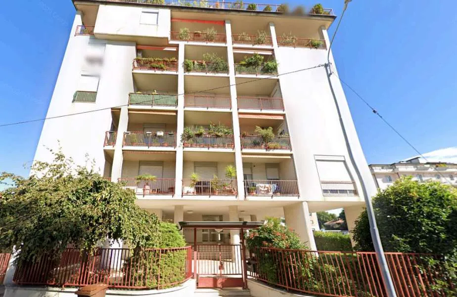 Immagine per Appartamento in asta a Gallarate via Carlo Tenca 2