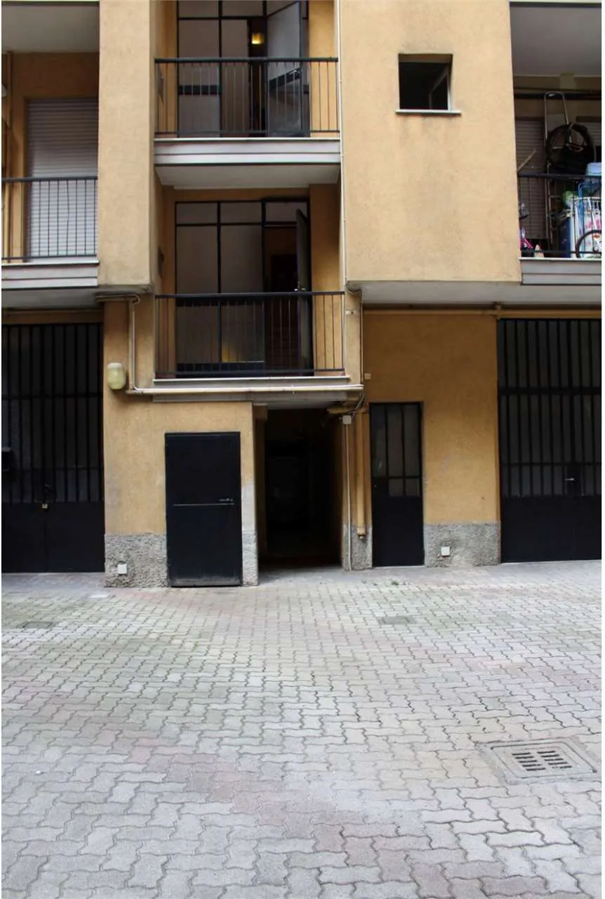 Immagine per Stabile - Palazzo in asta a Milano via Marco Aurelio 42