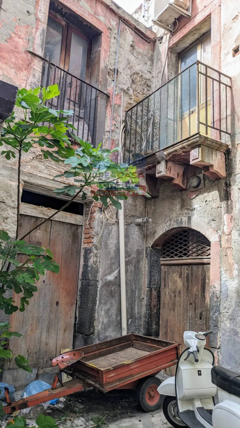 Immagine per Casa indipendente in vendita a Calatabiano via Umberto 