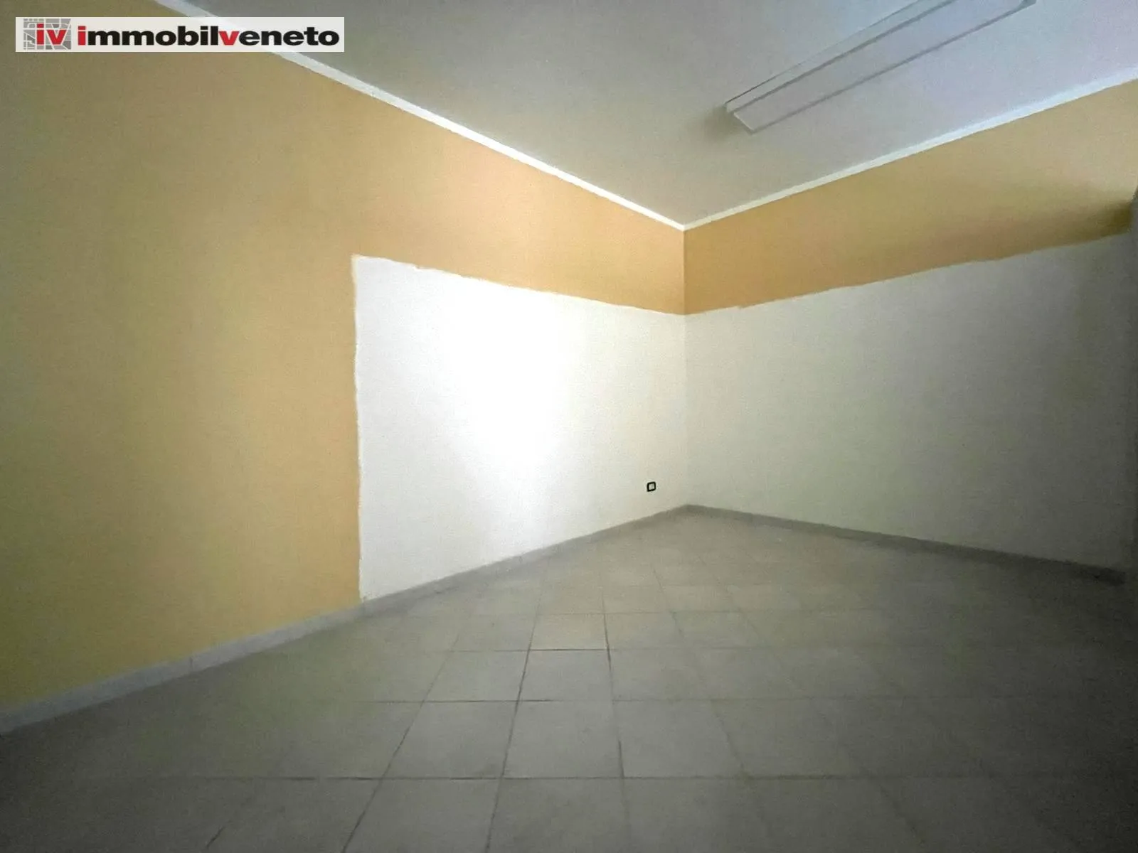 Immagine per Negozio in vendita a Lonigo VIA ROMA 52