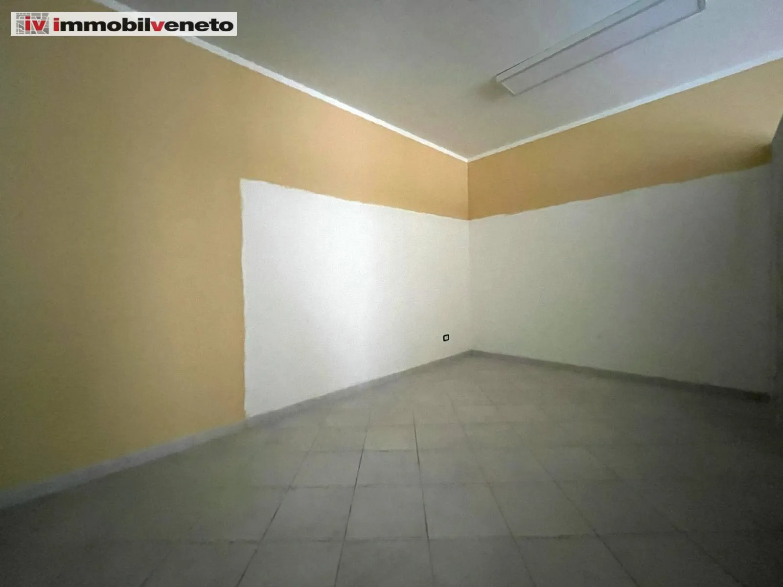 Immagine per Negozio in vendita a Lonigo VIA ROMA 52