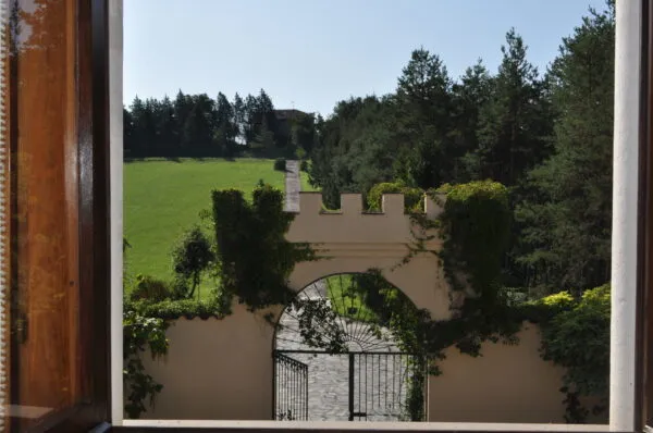 Villa via Provinciale Pellegrino, Varano De' Melegari