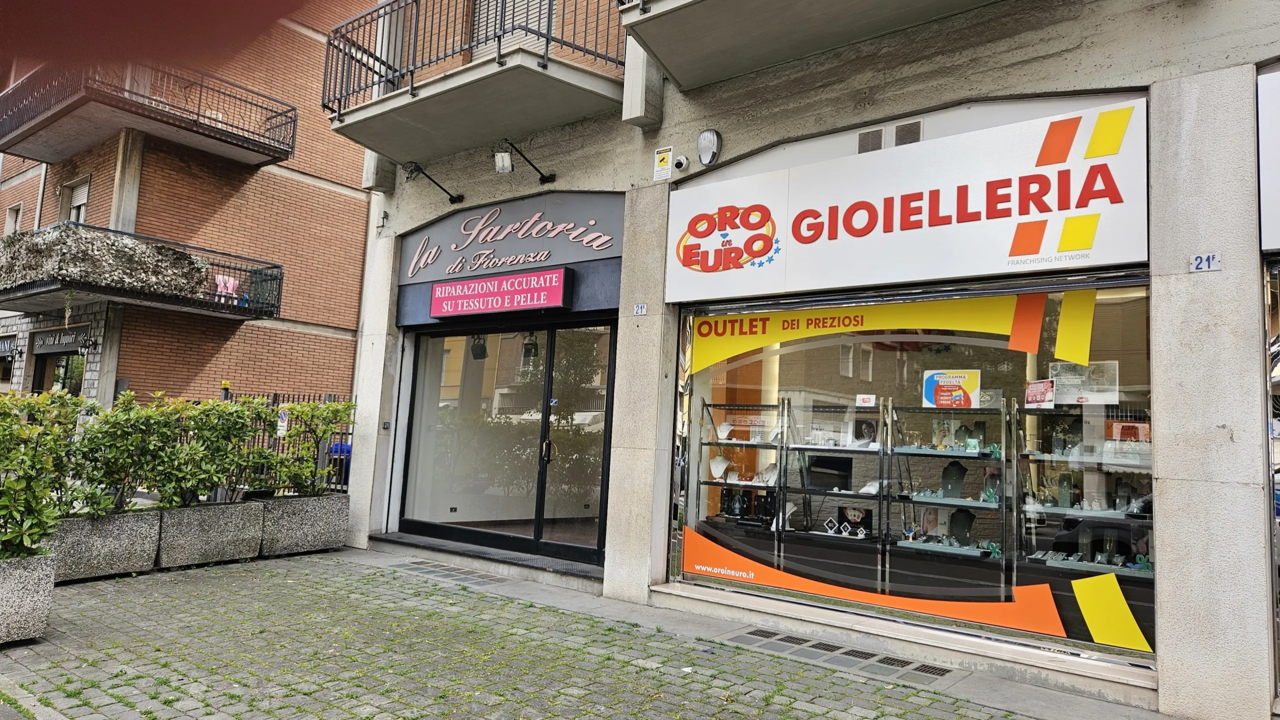 Immagine per Locale commerciale in affitto a Parma via Emilia Est 21