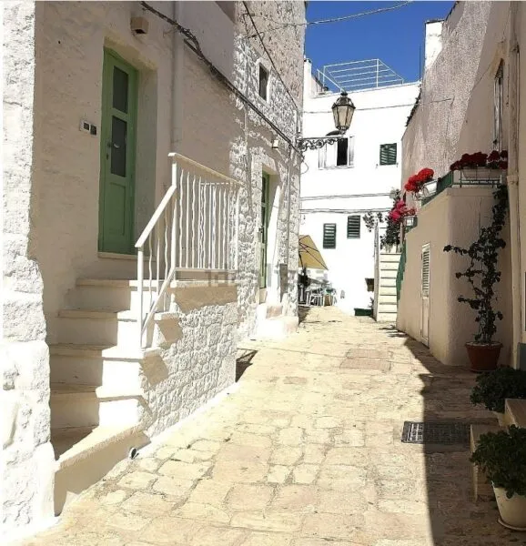 Villa via Ostuni, Ostuni
