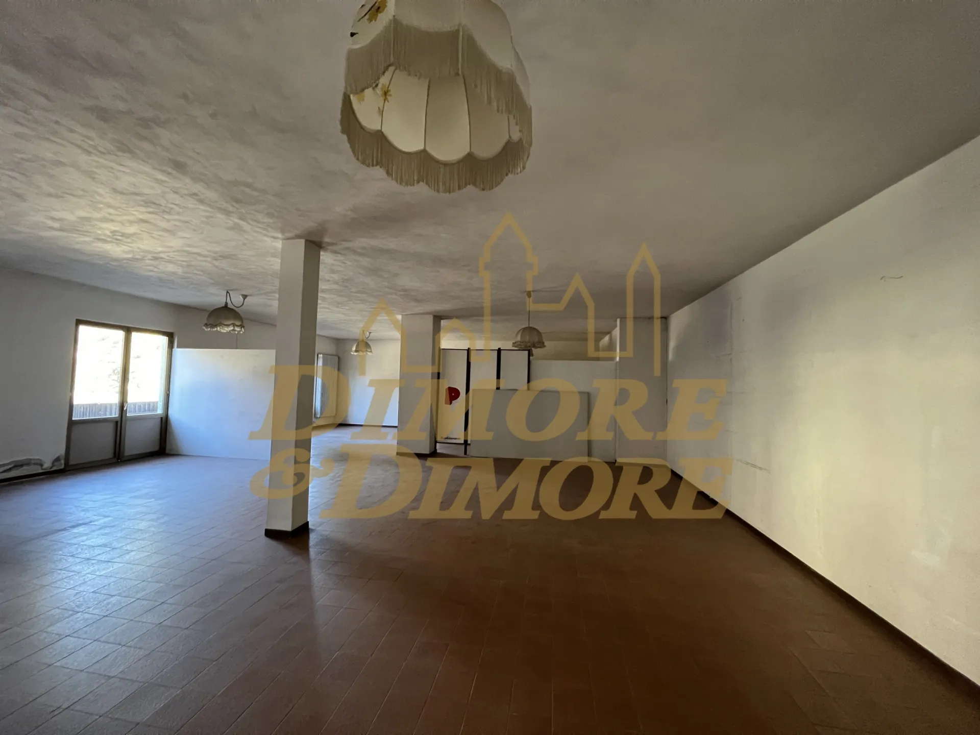 Immagine per Locale commerciale in vendita a Cuveglio via Battaglia San Martino 72