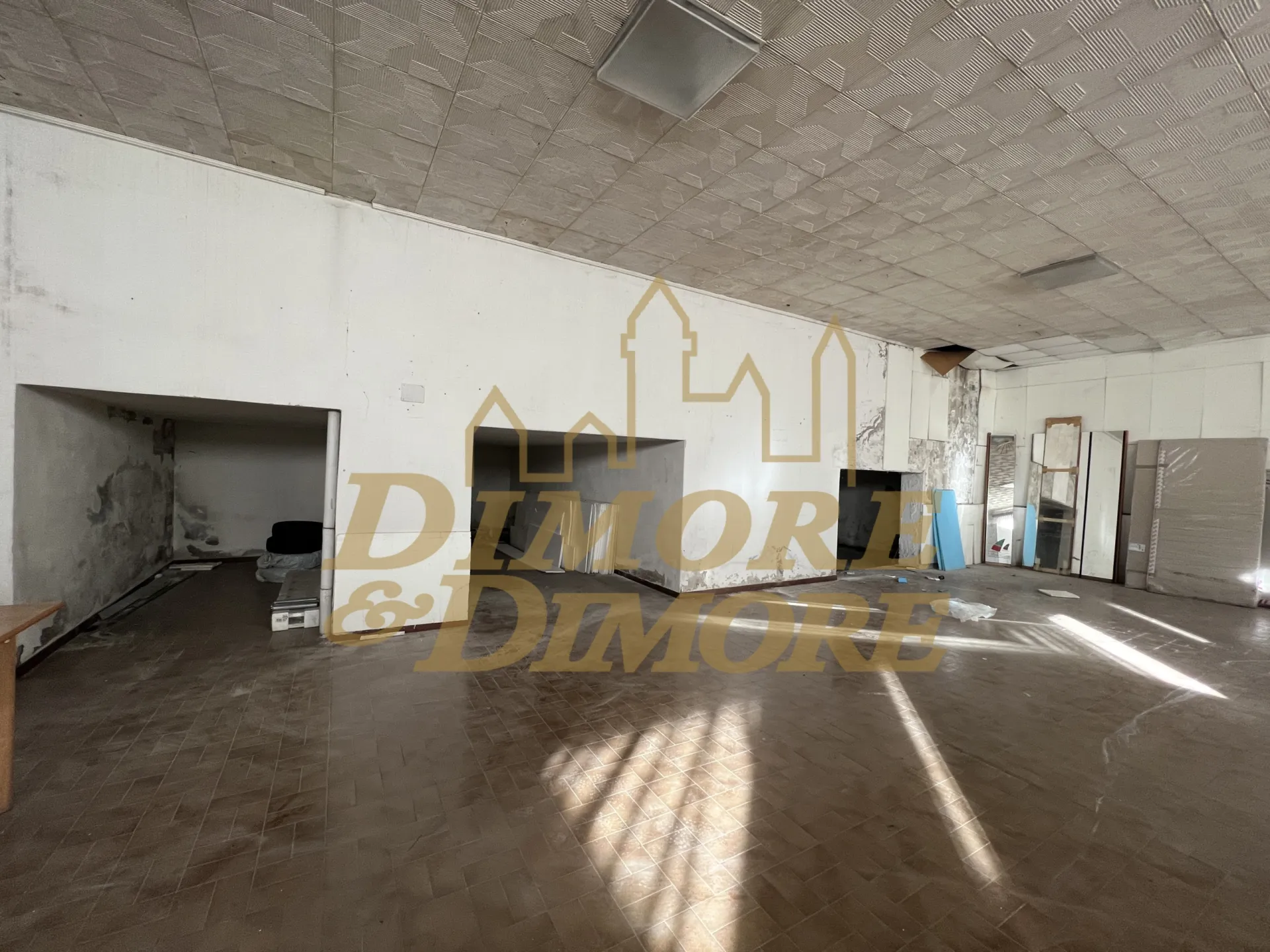 Immagine per Locale commerciale in vendita a Cuveglio via Battaglia San Martino 72