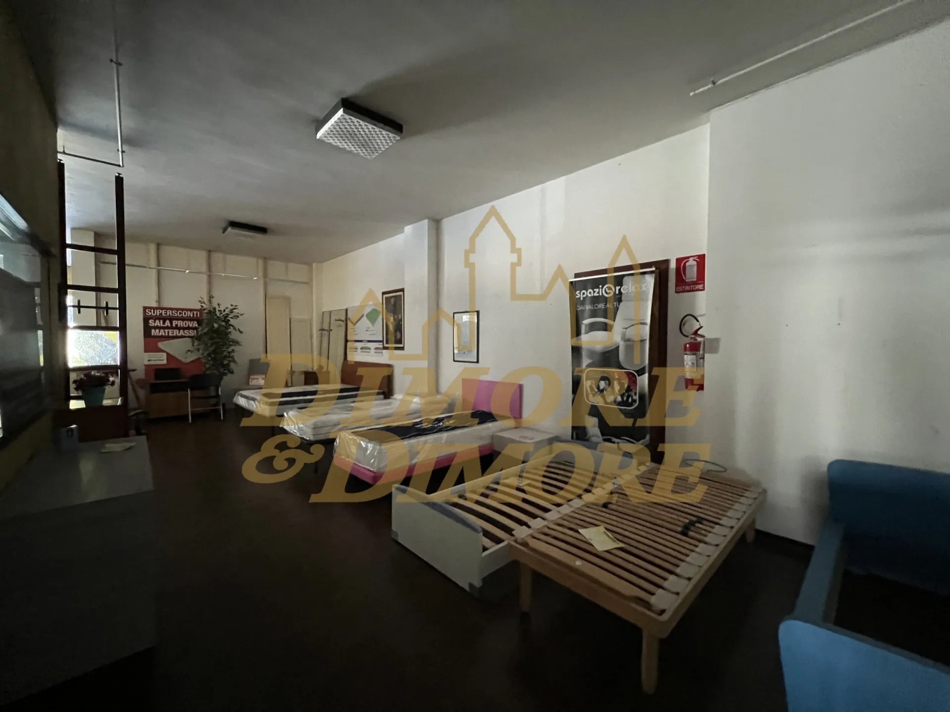 Immagine per Locale commerciale in vendita a Cuveglio via Battaglia San Martino 72