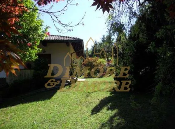 Villa via Monte Bianco 8, Dormelletto