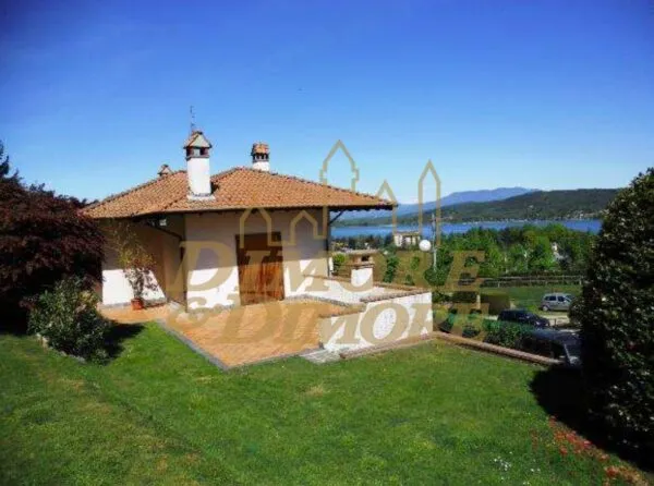 Villa via Monte Bianco 8, Dormelletto