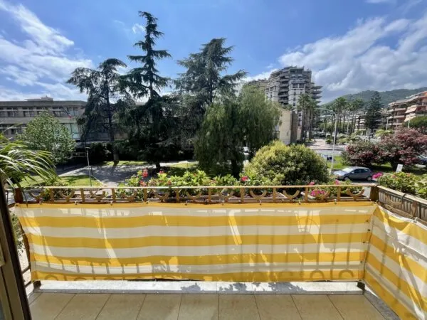 Quadrilocale viale Delle Palme, Taggia