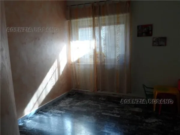 Appartamento via Delle Salette, Adrano