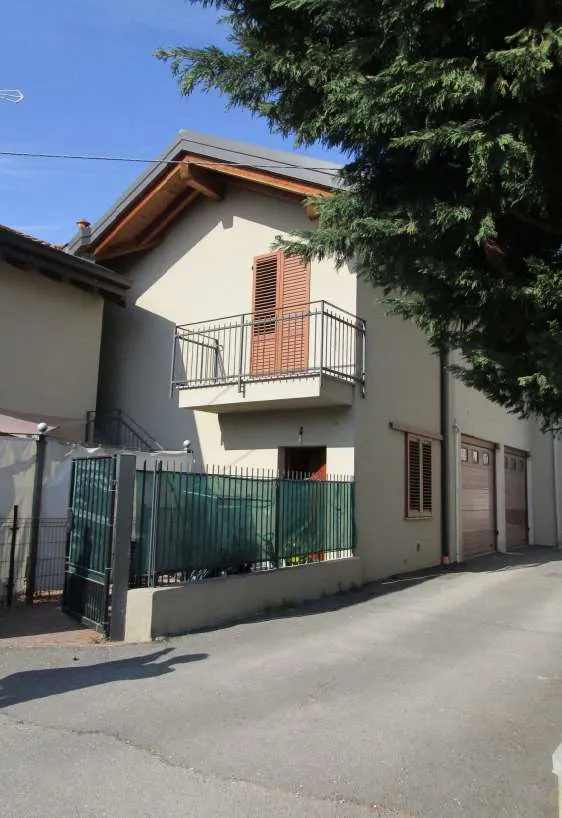 Immagine per Appartamento in asta a Verano Brianza via Cascina Caviana 4