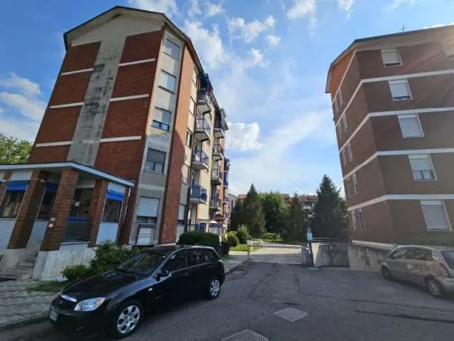 Immagine per Stabile - Palazzo in asta a Limbiate via Monte Bianco  - Via Moncenisio 133/4