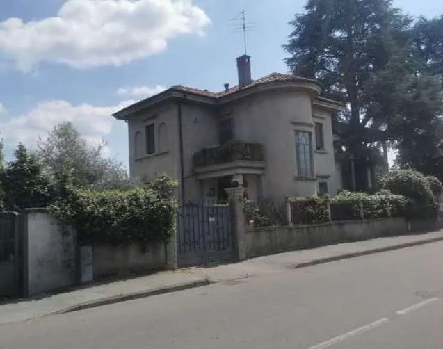 Immagine per Villa in asta a Legnano via Montebello 31