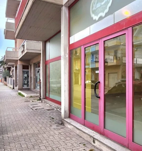 Locale Commerciale via Del Mare 72/b, San Benedetto Del Tronto