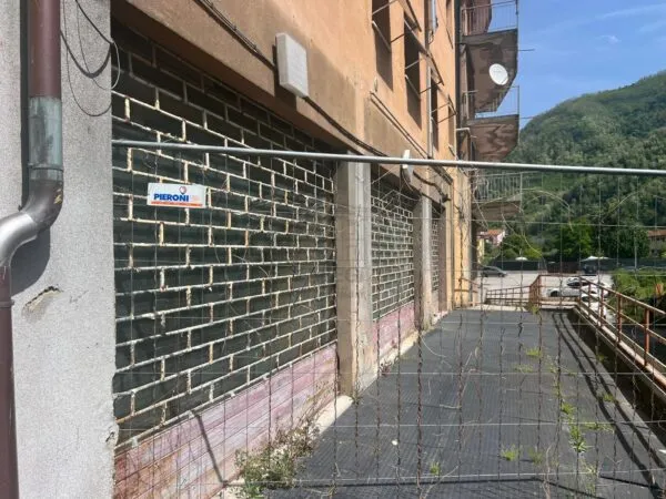 Locale Commerciale via Ludovica, Lucca