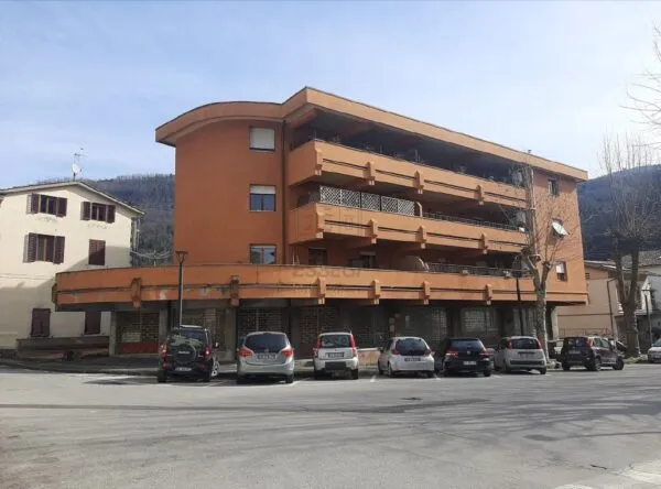 Locale Commerciale via Ludovica, Lucca