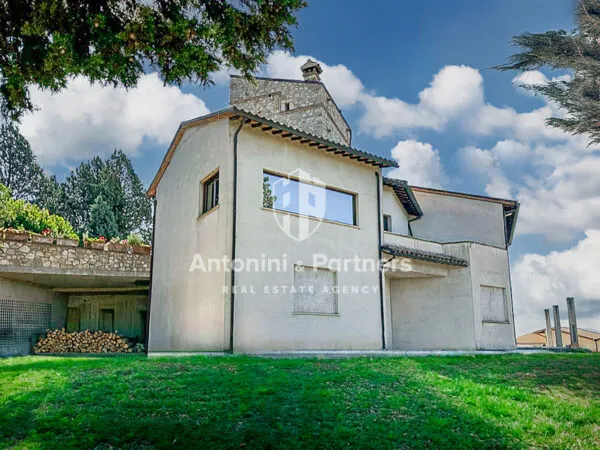 Villa Bifamiliare viale Tiberina, Todi