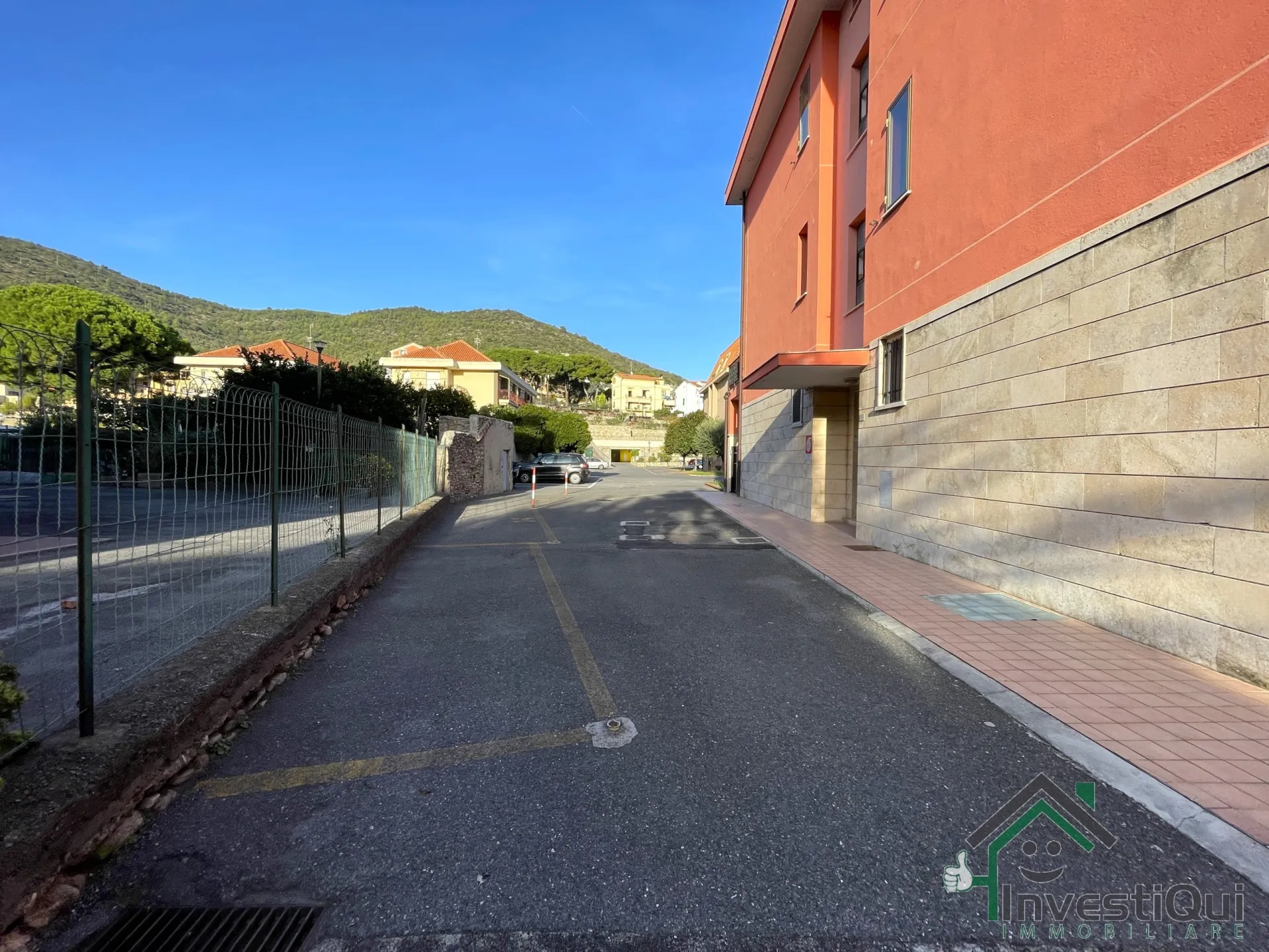 Immagine per Garage Singolo in vendita a Pietra Ligure via Piani 23