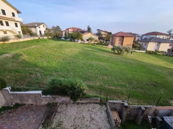 Villa Trifamiliare via Ugo La Malfa 38, Santa Maria Nuova