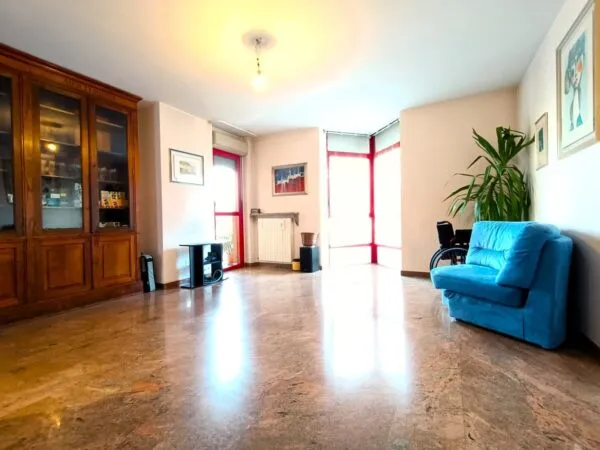 Appartamento via Villarbasse 32, Torino