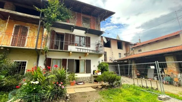 Terratetto via Parrocchia 45, Grosso