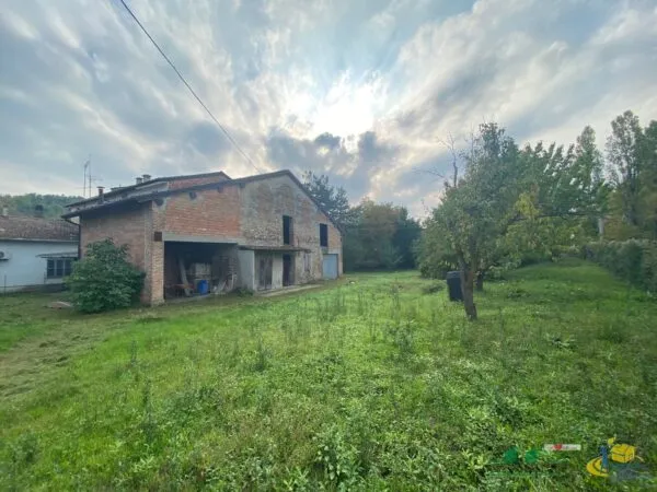 Porzione Di Casa strada Mulino Segantini Stecchina, Medesano