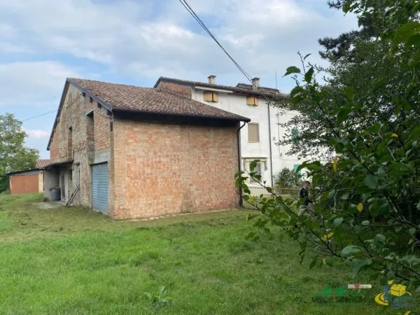 Porzione Di Casa strada Mulino Segantini Stecchina, Medesano