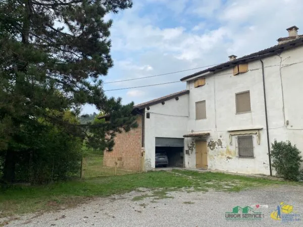 Porzione Di Casa strada Mulino Segantini Stecchina, Medesano