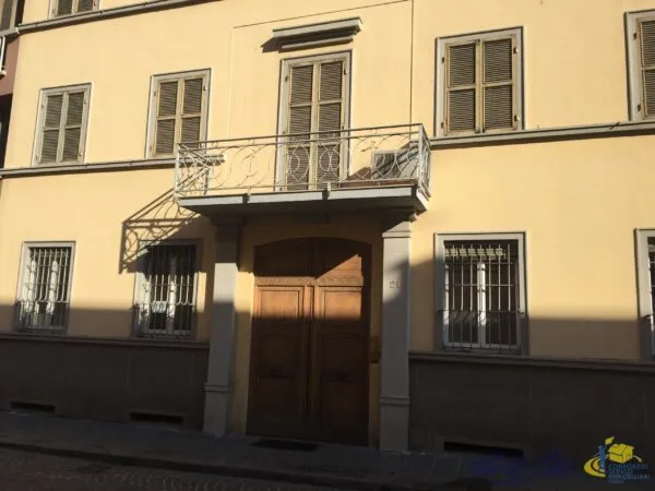 Bilocale via Borgo Regale 21, Parma