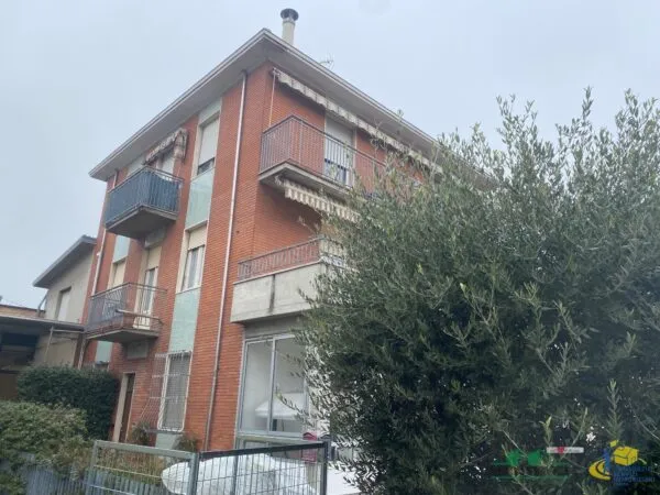 Trilocale via Corridoni, Medesano