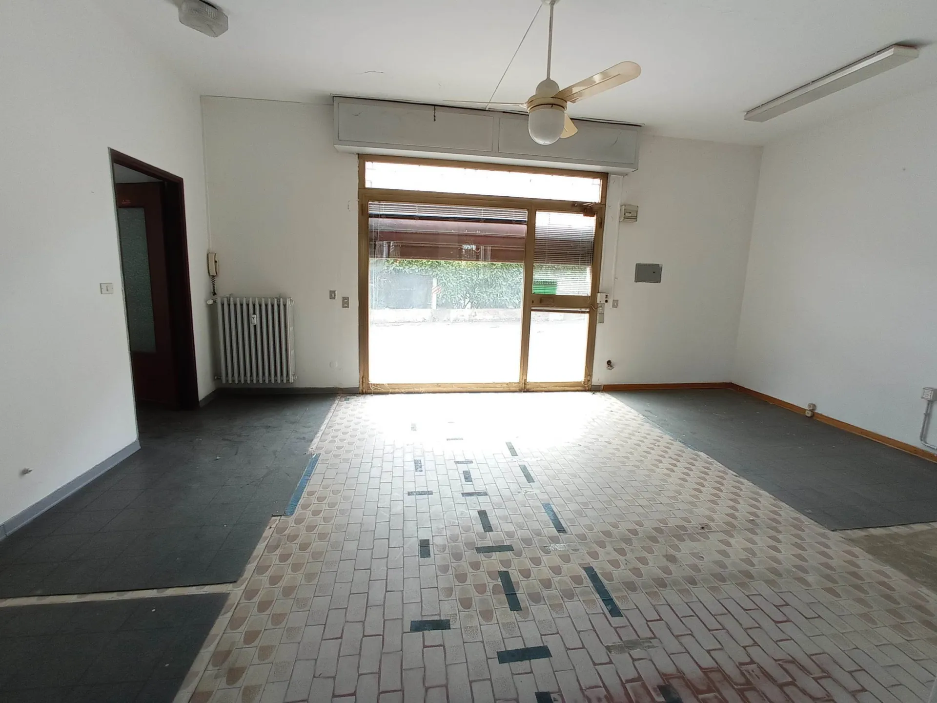 Immagine per Locale commerciale in affitto a Modena via Bonacini 284